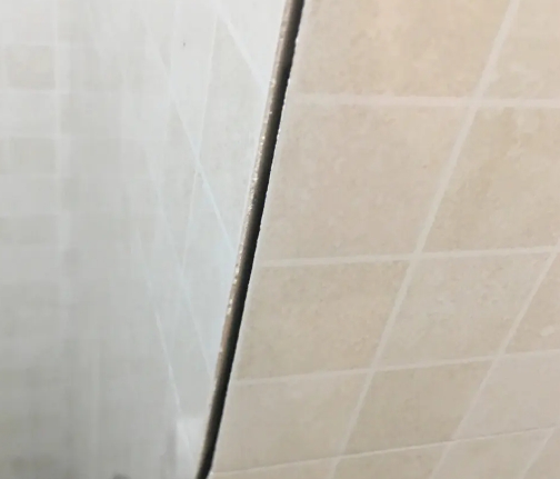 昭通市瓷砖空鼓维修公司分享阳台瓷砖脱落的修复过程可以分为以下几个步骤